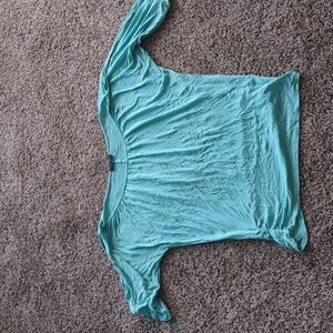 Shoulder slit cute top